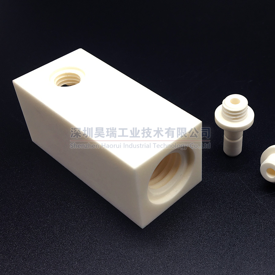 Piezas de conexión roscadas de cerámica de óxido de aluminio de alta durabilidad química personalizada